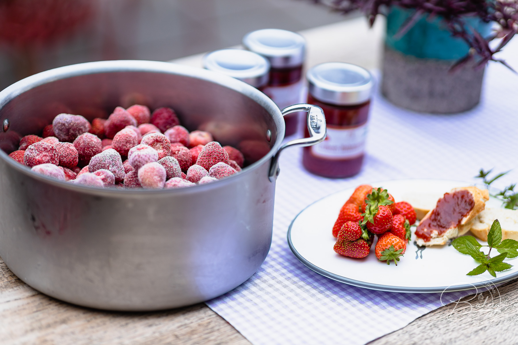 Erdbeermarmelade Rezept - ganz schnell selbst gemacht - Rezept Erdbeermarmelade einfach - Marmelade kochen - Marmelade aus Erdbeeren selber machen - frische Erdbeeren, Tiefkühl Erdbeeren, TK Erdbeeren - Einfache Anleitung zur Beerenmarmelade auch Himbeeren,