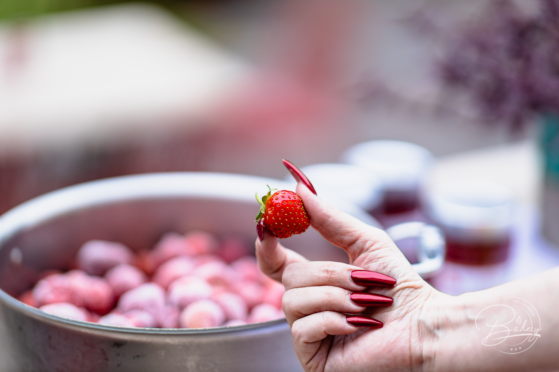 Erdbeermarmelade Rezept - ganz schnell selbst gemacht - Rezept Erdbeermarmelade einfach - Marmelade kochen - Marmelade aus Erdbeeren selber machen - frische Erdbeeren, Tiefkühl Erdbeeren, TK Erdbeeren - Einfache Anleitung zur Beerenmarmelade auch Himbeeren,