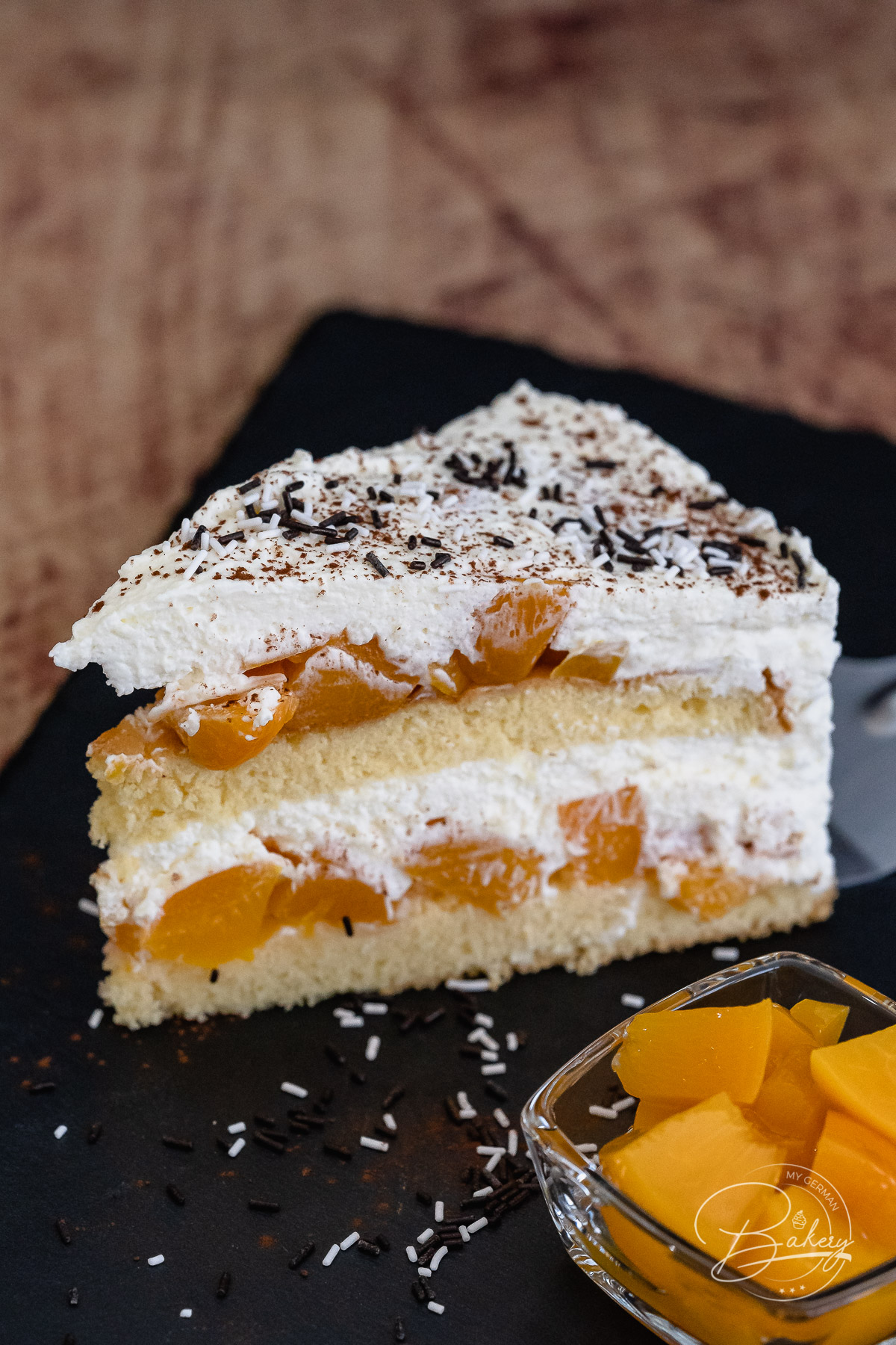 Peach cake recipe - Sponge cream cake with peach - fruity and delicious - Cream cake with fruit - Cream cake for weddings, birthdays and guests - Peach cream cake - Loose sponge cake - made quickly