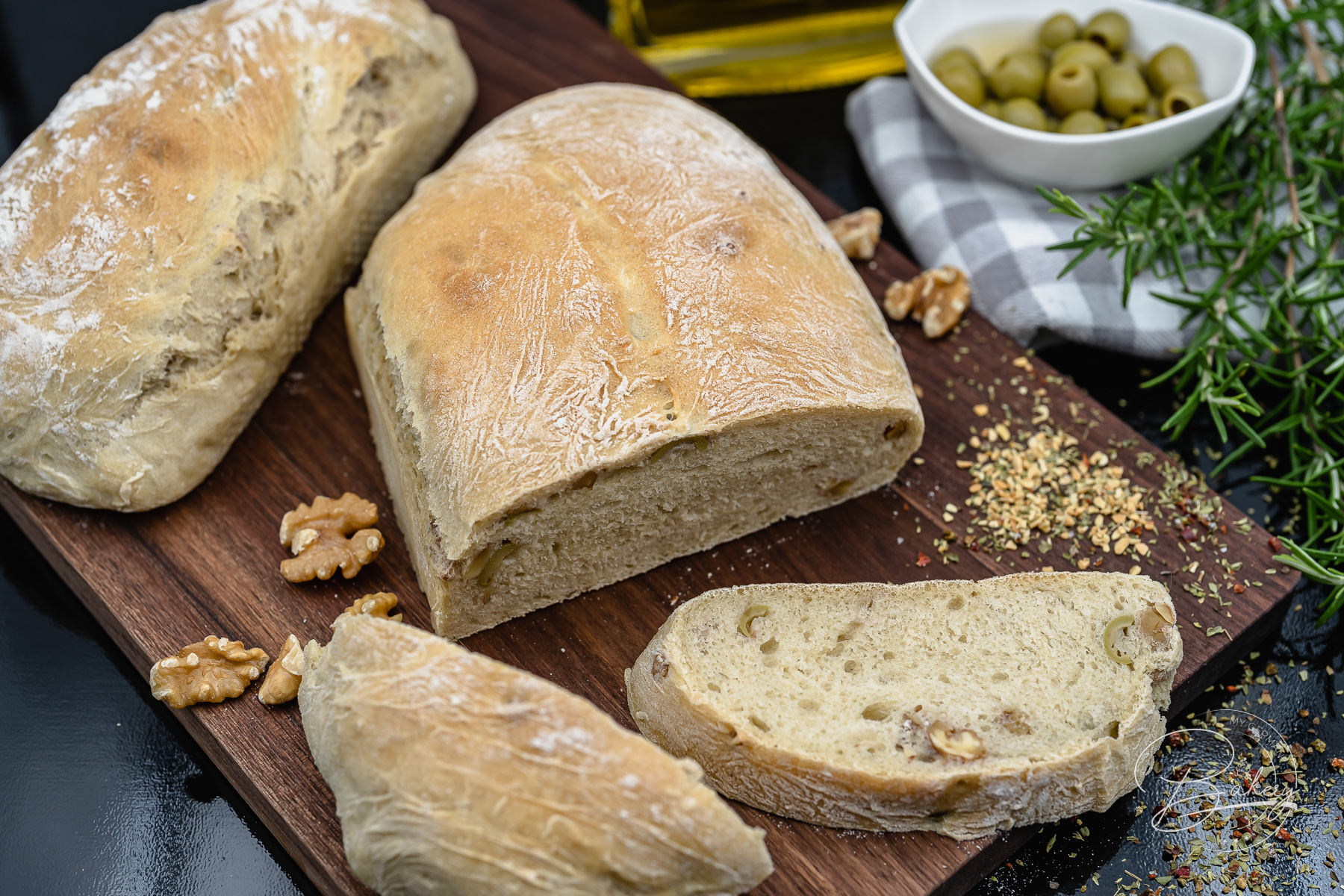 Simple ciabatta recipe - delicious Italian bread as a dinner bread - best and easy ciabatta recipe for delicious Italian bread as dinner bread with salad, barbecue, pasta or even pure with olive oil,