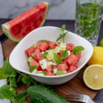 Sommersalat mit Wassermelone Rezept - Leichter Fitness Salat mit Feta - Fitness-Salat - Gesunder Salat mit Wassermelone, Gurke, Feta und frischer Minze - erfrischend und einfach