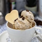 Coffee ice cream recipe - Cappuccino ice cream with chocolate - Delicious combination of ice cream and coffee, as a coffee ice cream recipe or cappuccino ice cream recipe with fresh espresso. Chocolate pieces