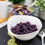 Traditional red cabbage recipe - cooking red cabbage with easy ingredients such as vinegar, margarine, sugar and bay leaves